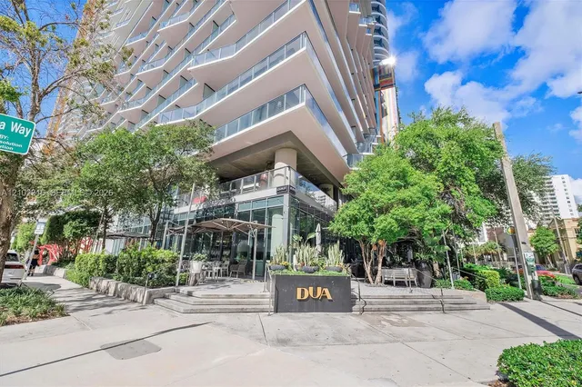 3-bedroom home at 1300 S Miami Avenue #1905, Miami