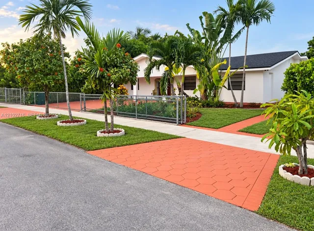 5-bedroom home at 11461 SW 193rd Street, Miami