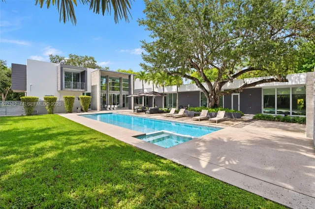 6-bedroom home at 12625 SW 78th Avenue, Pinecrest