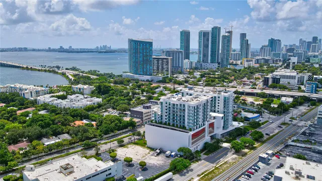 2-bedroom home at 3900 Biscayne Boulevard #S-902, Miami