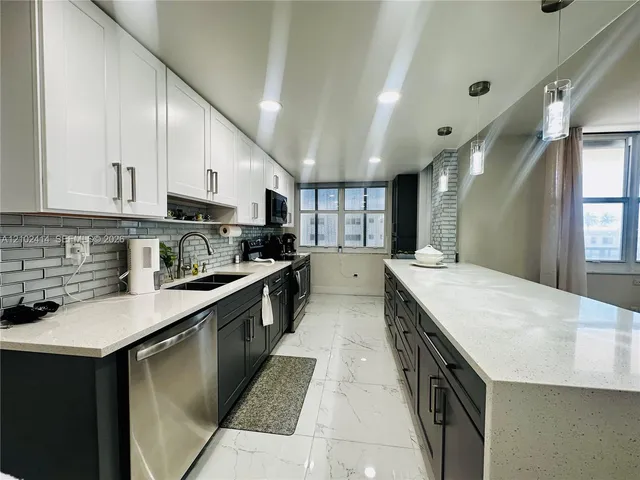 2-bedroom rental at 1501 S Ocean Drive #306, Hollywood