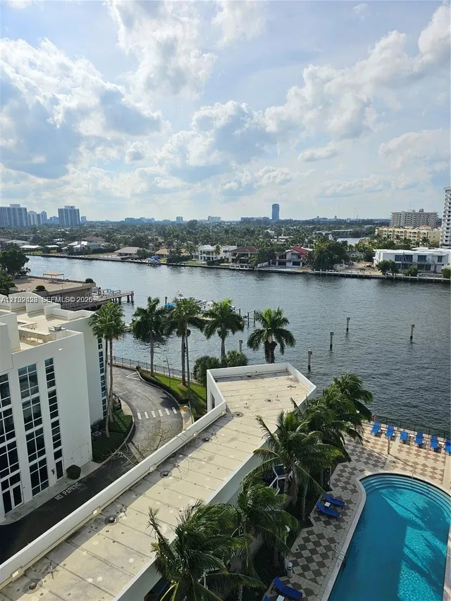 1-bedroom rental at 1945 S Ocean Drive #807, Hallandale Beach