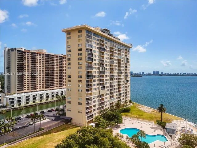 1-bedroom rental at 11111 Biscayne Boulevard #1I, Miami