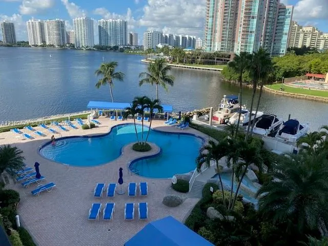 2-bedroom rental at 3530 Mystic Pointe Drive #2703, Aventura