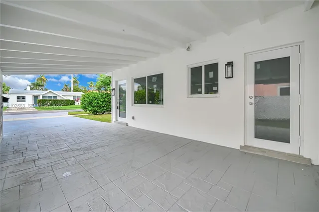 3-bedroom rental at 1018 NE 7th Street, Hallandale Beach