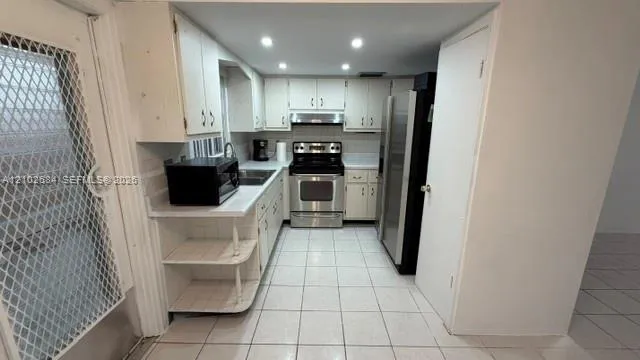 1-bedroom rental at 1722 Mayo Street #101, Hollywood
