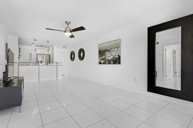 2-bedroom rental at 528 Meridian Avenue #505, Miami Beach