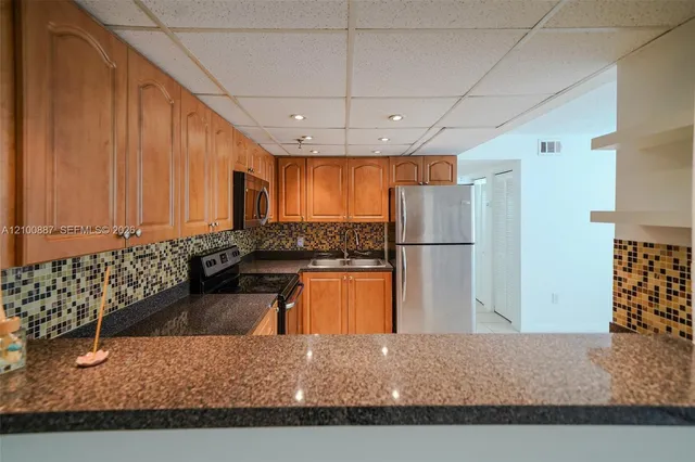 2-bedroom rental at 10641 SW 108th Avenue #2I, Miami