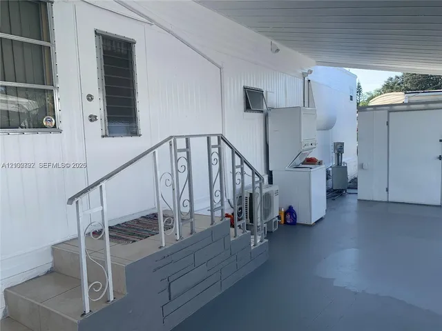 2-bedroom rental at 1911 SW 87th Avenue #0, Davie