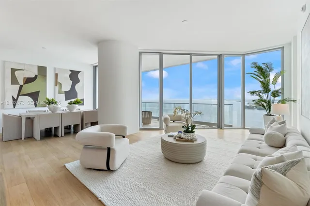 3-bedroom rental at 175 SE 25 Road #2003, Miami