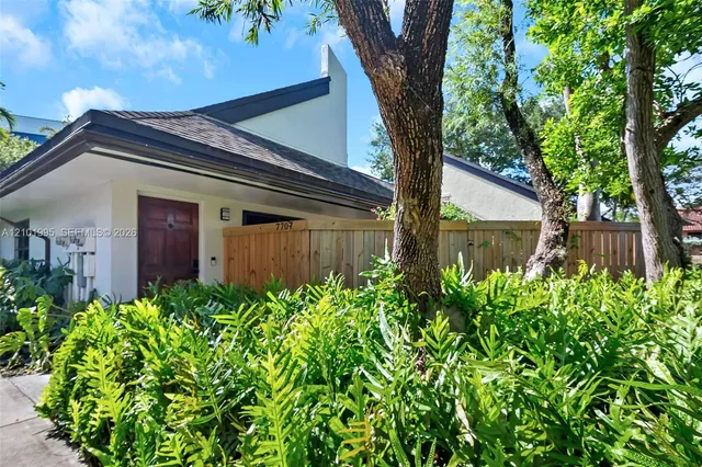 2-bedroom rental at 7707 SW 100th Street #-, Miami