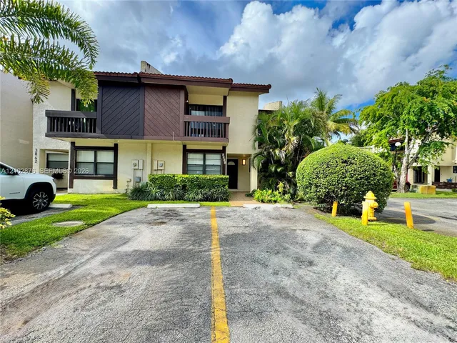 3-bedroom rental at 3840 SW 52nd Avenue #3840, Pembroke Park