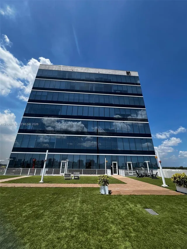 Commercial at 20200 W Dixie Highway #603, Miami