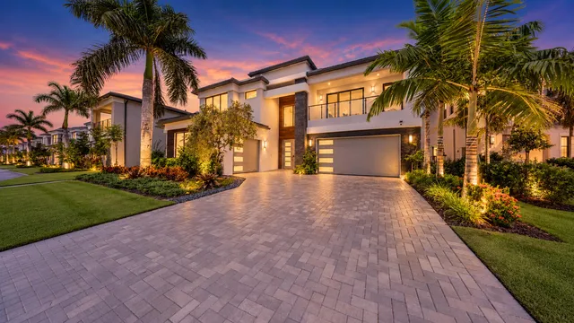 5-bedroom home at 9515 ROYAL WOODS Manor, Boca Raton
