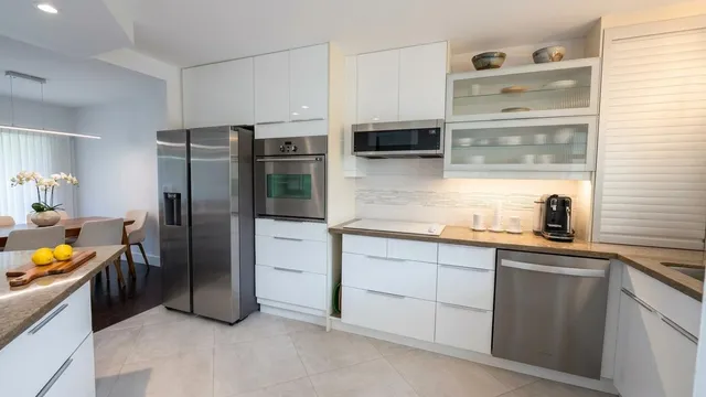 2-bedroom home at 5900 Camino Del Sol #302, Boca Raton