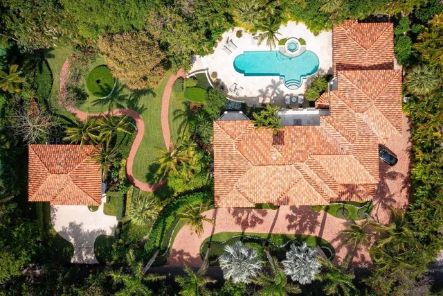 8-bedroom home at 5 Via Sunny, Palm Beach
