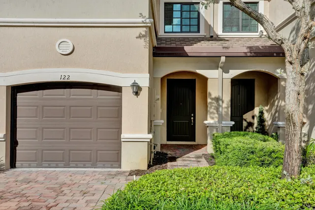 3-bedroom rental at 4234 N DIXIE Highway #122, Oakland Park