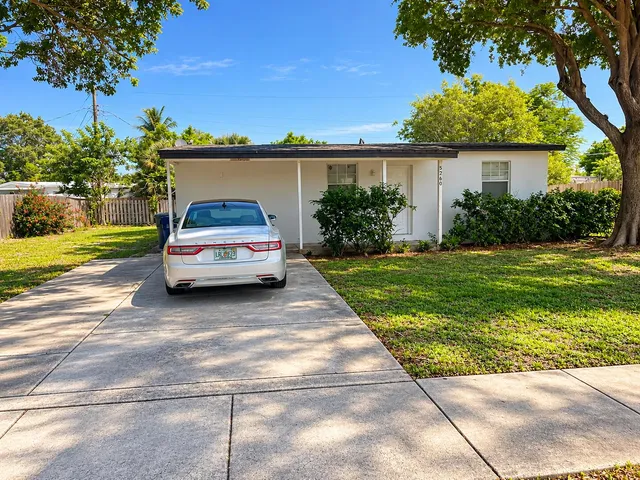 3-bedroom rental at 5260 NE 16TH Avenue, Pompano Beach