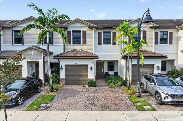 3-bedroom home at 6007 W Paso Fino Place, Davie