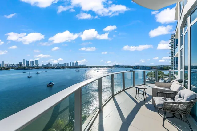 2-bedroom home at 17301 Biscayne Boulevard #811, North Miami Beach