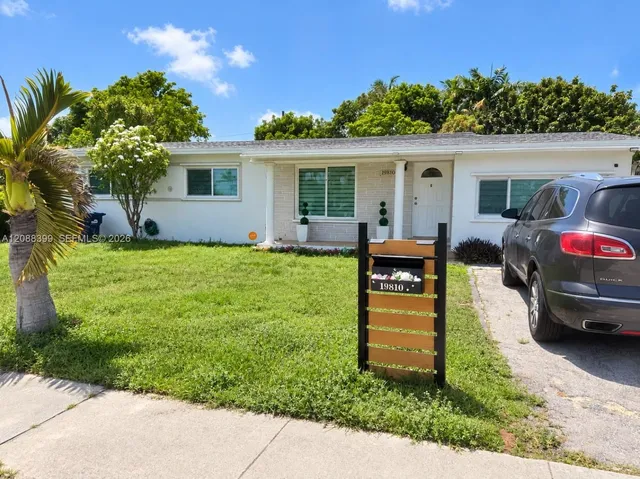 5-bedroom rental at 19810 Gulfstream Road, Cutler Bay