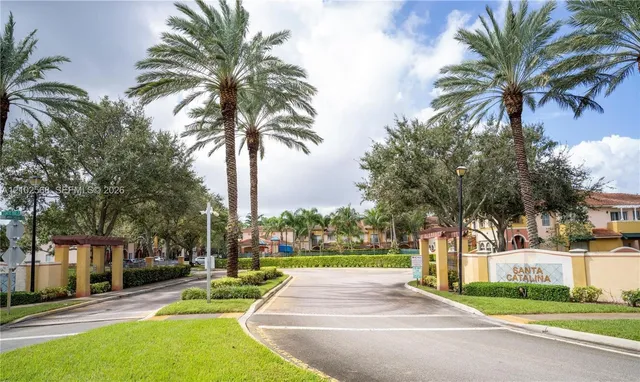 2-bedroom rental at 305 S Santa Catalina Circle, North Lauderdale