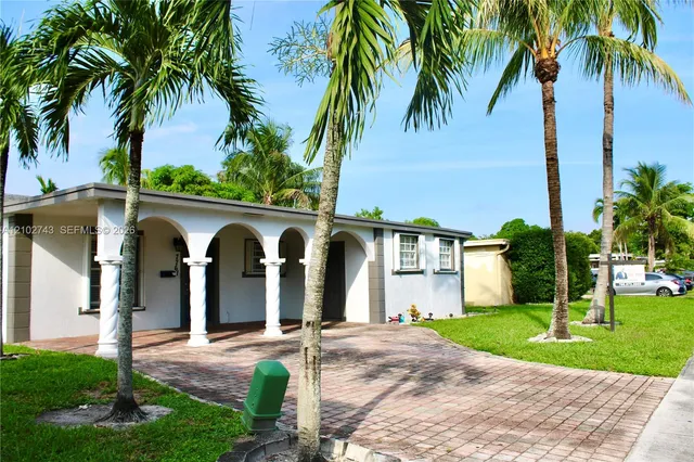 3-bedroom rental at 7761 NW 41st Street #7761, Davie