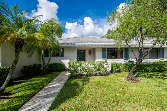 2-bedroom home at 208 Club Drive, Palm Beach Gardens