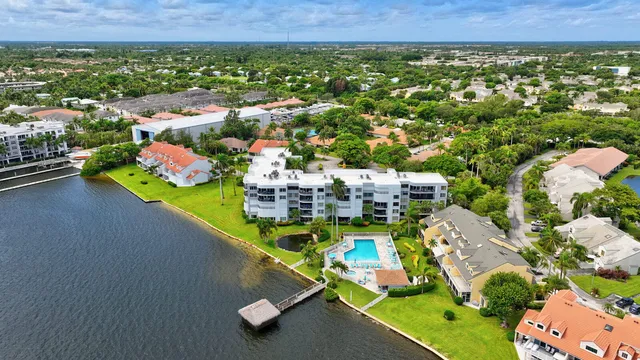 3-bedroom home at 8200 LAKESHORE Drive #2010, Hypoluxo