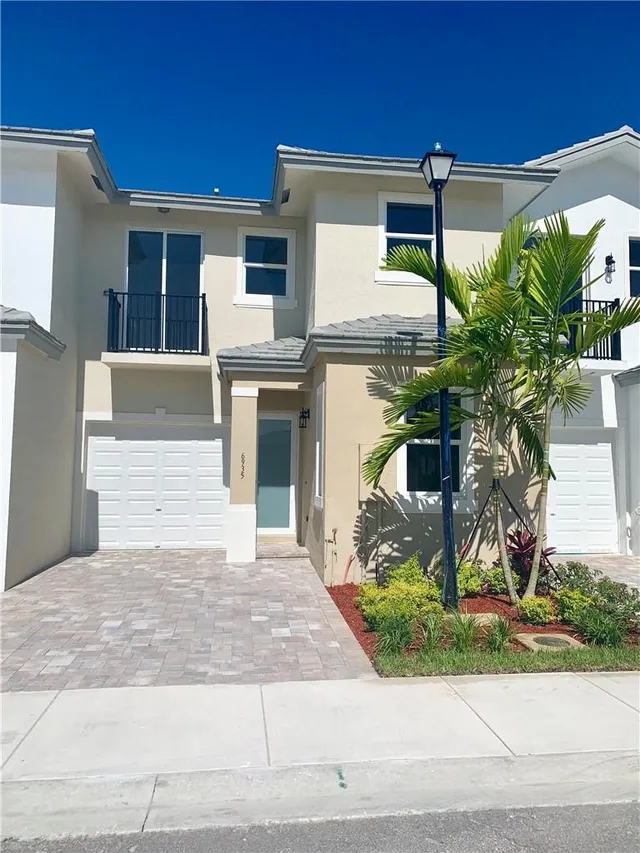 3-bedroom home at 6935 PINES Circle #16, Coconut Creek