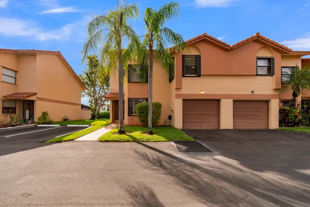 3-bedroom home at 942 SW 113th Terrace, Pembroke Pines