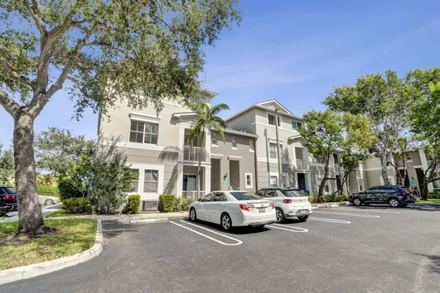 2-bedroom home at 2016 SHOMA Drive #2016, Royal Palm Beach