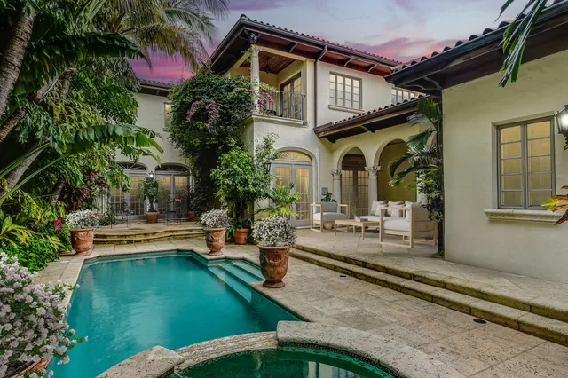 4-bedroom home at 446 Brazilian Avenue, Palm Beach