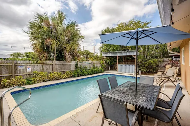 3-bedroom rental at 6528 COUNTRY WOOD Way, Delray Beach