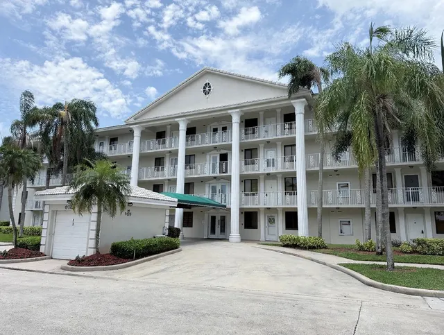 2-bedroom rental at 6025 Balboa Circle, Boca Raton