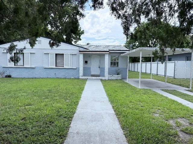 4-bedroom rental at 16100 NE 10th Avenue, North Miami Beach
