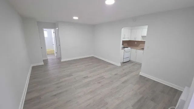 1-bedroom rental at 7624 PEMBROKE Road #C, Miramar