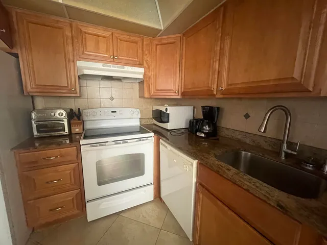 1-bedroom rental at 15 Brittany A #15, 