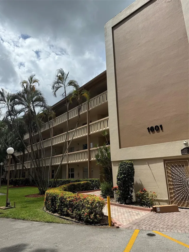 2-bedroom rental at 1601 ABACO Drive #L4, Coconut Creek