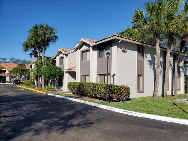 2-bedroom rental at 3246 CORAL LAKE Lane, Coral Springs