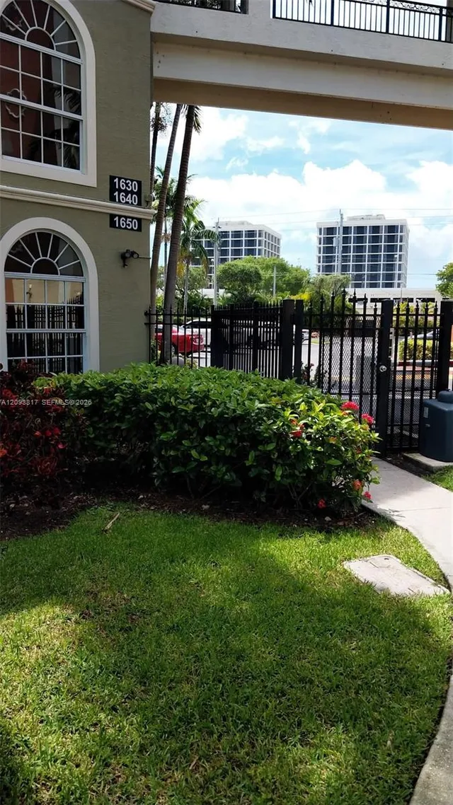 2-bedroom home at 1640 Presidential Way #103, West Palm Beach