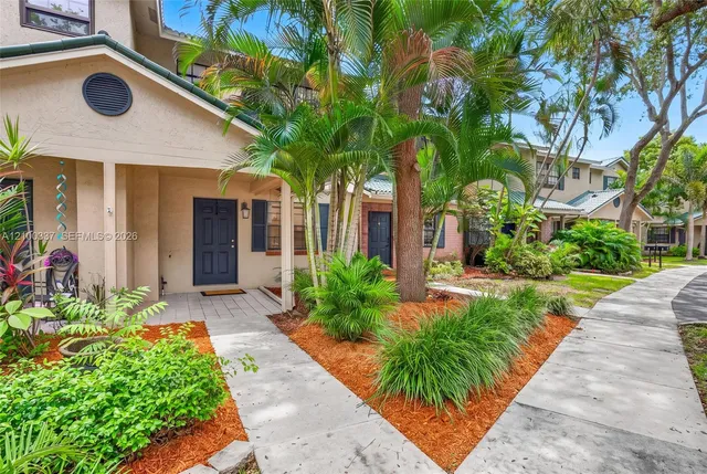 2-bedroom home at 506 Westree Lane, Plantation