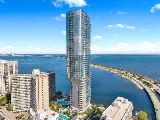 3-bedroom home at 175 SE 25th Road #3704, Miami