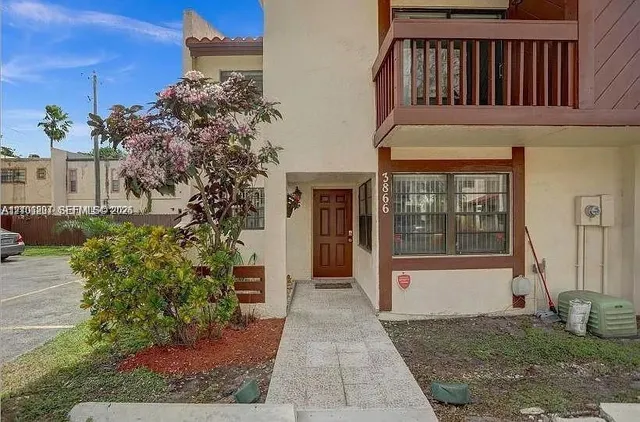 3-bedroom home at 3866 SW 52nd Avenue, Hollywood