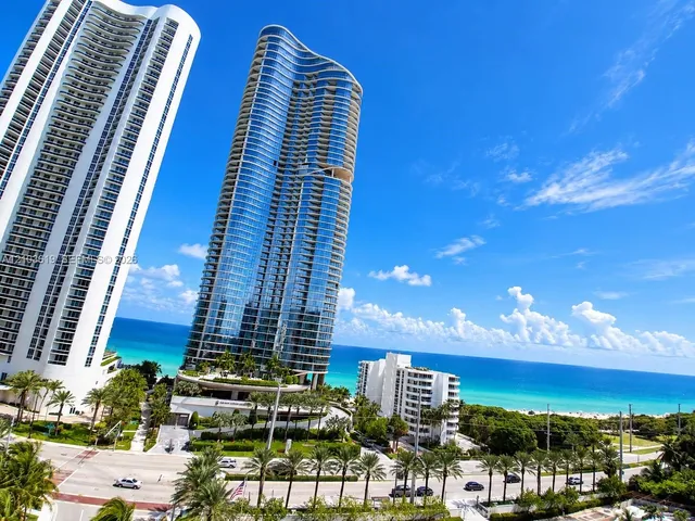 2-bedroom home at 100 Bayview Drive #1106, Sunny Isles Beach