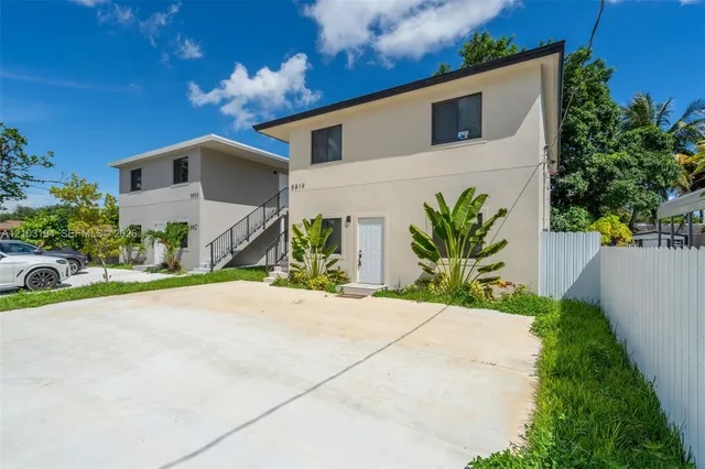 3-bedroom rental at 5823 NW 30th Avenue #5823, Miami