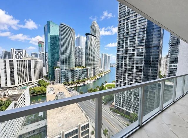 2-bedroom rental at 500 Brickell Avenue #2405, Miami