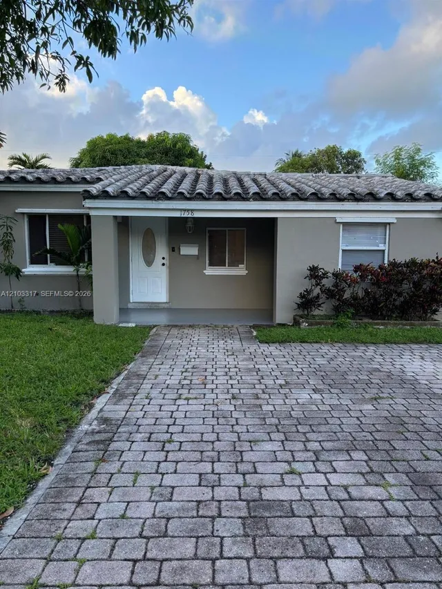 4-bedroom rental at 1758 NE 177th Street #1758, North Miami Beach