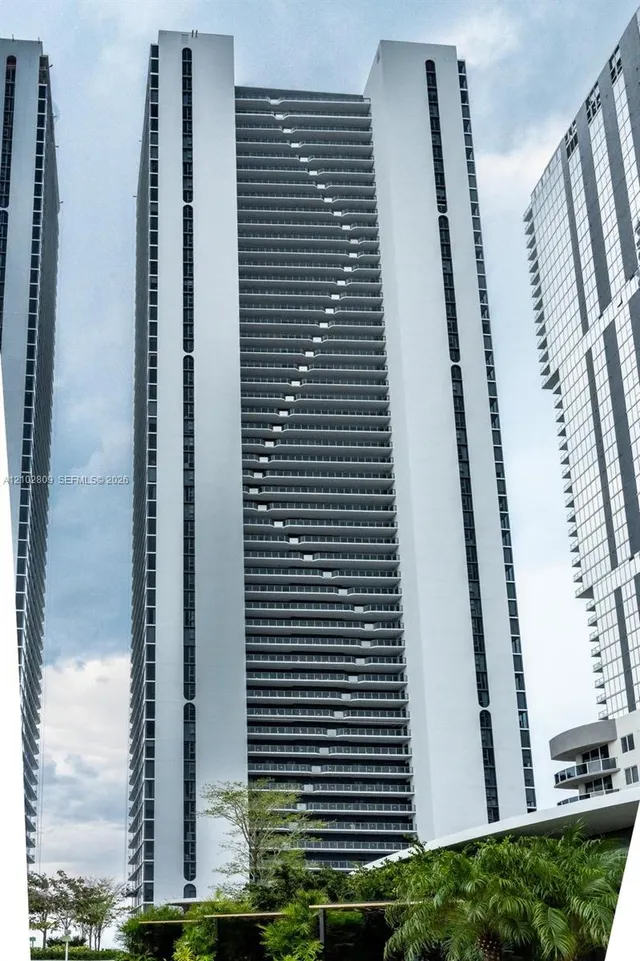 2-bedroom rental at 700 NE 24th Street #1506, Miami