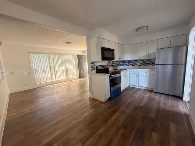 1-bedroom rental at 1821 Thomas Street #13, Hollywood
